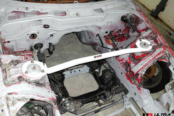 ULTRA RACING フロントタワーバー マツダ RX-7 FD3S 1997/10〜2003/04 TW2-1530