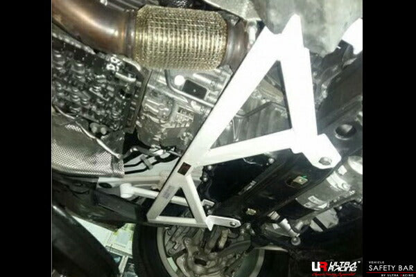 ULTRA RACING フロントメンバーブレース MERCEDES BENZ Cクラス W205 205004C 2014/07〜 LA4-3417