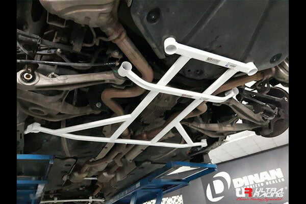 ULTRA RACING リアメンバーブレース MERCEDES BENZ Rクラス W251 251077 2006/06〜2014/04 RL4-1681