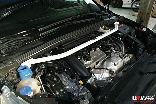 ULTRA RACING フロントタワーバー CITROEN DS4 B7C5F02S/B7C5F03S/B7C5F06S/B7C5G01 2011/09〜 TW2-1967
