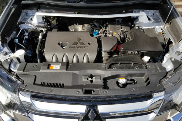 ULTRA RACING フロントタワーバー ミツビシ アウトランダー GF8W 2012/10〜 TW2-3698