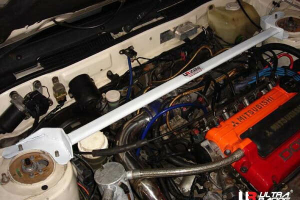 ULTRA RACING フロントタワーバー ミツビシ ギャランVR-4 E39A 1989/04〜1991/10 TW2-379
