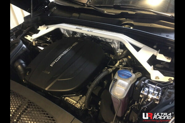 ULTRA RACING フロントタワーバー PORSCHE マカン 95BCNC/95BCTL/95BCTM/J1H2 2014/04〜 TW4-1752