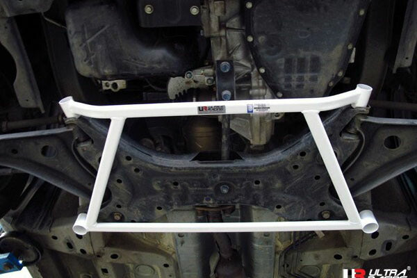 ULTRA RACING フロントメンバーブレース ミツビシ ミラージュ A03A 2012/08〜 LA4-2026