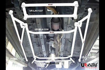 ULTRA RACING フロントメンバーブレース ニッサン エクストレイル T31 2007/08〜2014/04 LA4-1227