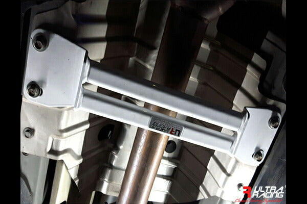 ULTRA RACING ミドルメンバーブレース ニッサン スカイライン HV37 2014/02〜 ML2-3817