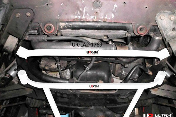ULTRA RACING フロントメンバーブレース ニッサン フェアレディZ Z32 1989/07〜2000/07 LA2-1769