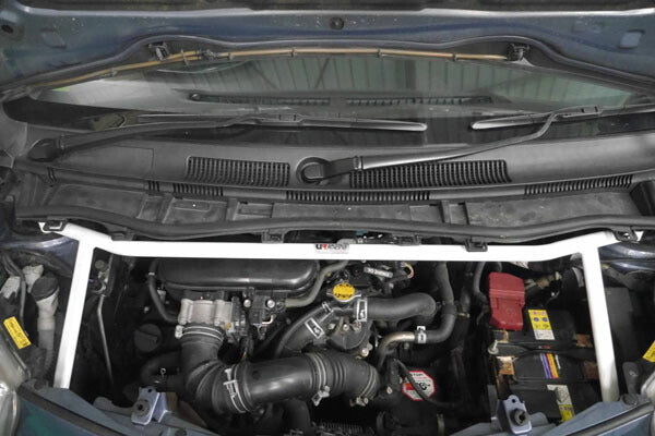 ULTRA RACING フロントタワーバー トヨタ iQ NGJ10 2008/11〜2016/03 TW4-2318