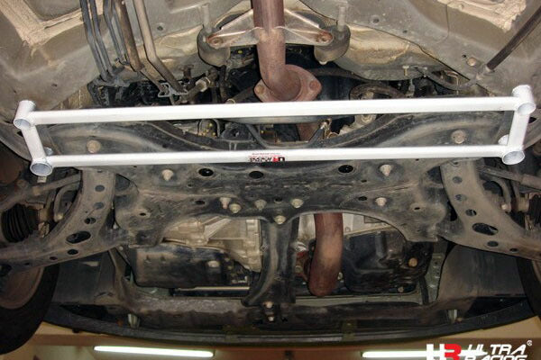 ULTRA RACING フロントメンバーブレース トヨタ イプサム ACM21W 2001/05〜2009/12 LA4-385