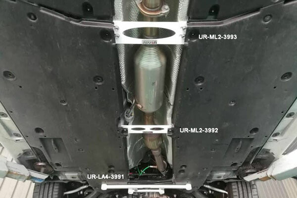 ULTRA RACING ミドルメンバーブレース トヨタ カムリ AXVH70 2017/07〜 ML2-3993