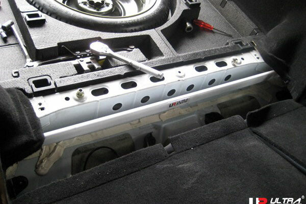 ULTRA RACING リアタワーバー トヨタ カルディナ ST246W 2002/09〜2007/05 RE2-833