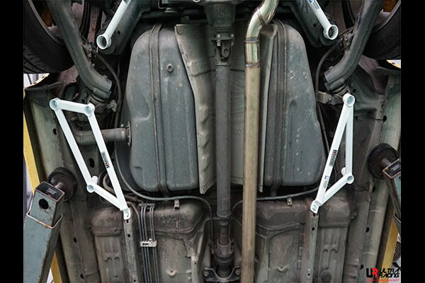 ULTRA RACING リアメンバーブレース トヨタ カルディナ ST246W 2002/09〜2007/05 RS7-433P