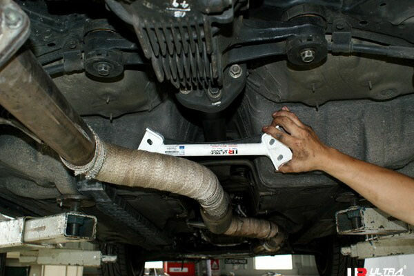 ULTRA RACING ミドルメンバーブレース トヨタ スープラ JZA80 1993/05〜2002/07 ML2-780