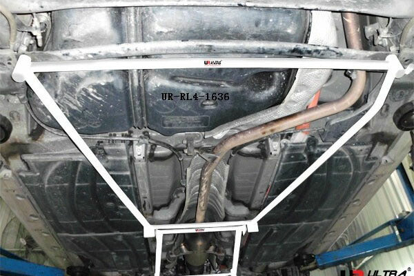 プリウス ZVW30 ウルトラレーシング リアメンバーブレース RL4-1636