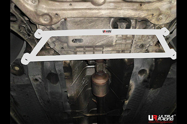 ULTRA RACING フロントメンバーブレース VOLKSWAGEN イオス 1FBWA 2006/10〜2010/06 LA4-2769