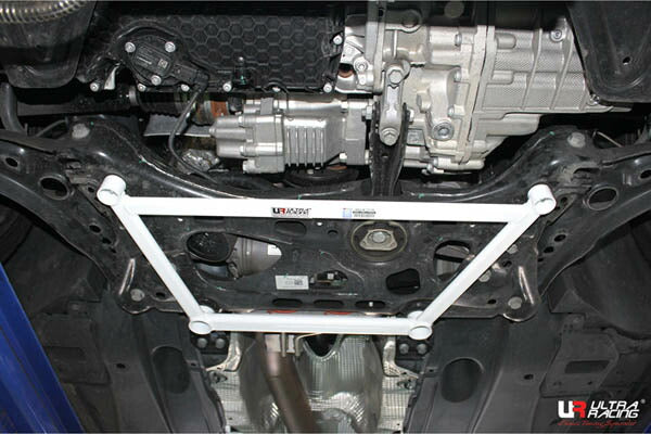 ULTRA RACING フロントメンバーブレース VOLKSWAGEN ゴルフVII AUCPT 2013/04〜 LA4-2686(A)