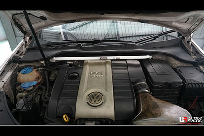 ULTRA RACING フロントタワーバー VOLKSWAGEN ジェッタ 1KBLX 2006/02〜2011/02 TW2-1362