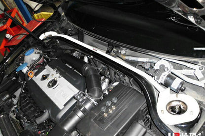 ULTRA RACING フロントタワーバー VOLKSWAGEN パサート 3CCAX 2011/05〜2015/07 TW2-1858