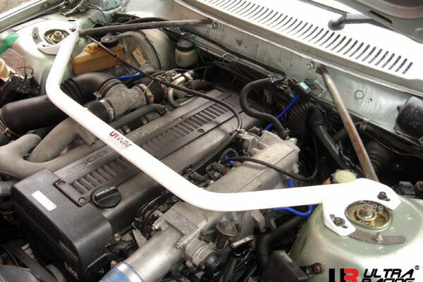 ULTRA RACING フロントタワーバー VOLVO 240 AB230 1989/10〜1993/10 TW2-232