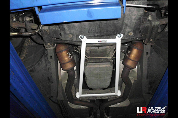 ULTRA RACING フロントメンバーブレース DODGE チャージャー  2007/06〜2010/10 LA4-2385