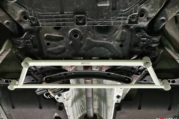 ULTRA RACING フロントメンバーブレース VOLVO V40 MB5204T 2016/07〜2019/10 LA4-3954