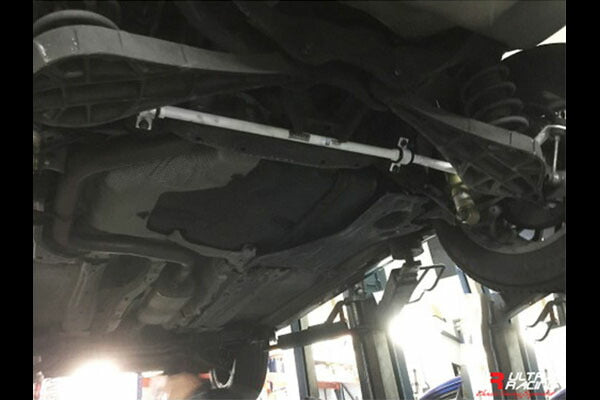 ULTRA RACING リアスタビライザー VOLVO XC60 DB420XC 2009/06〜2017/10 AR25-431