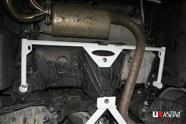 ULTRA RACING リアメンバーブレース BMW 3シリーズ F31 3D20 2012/01〜 RL4-3263