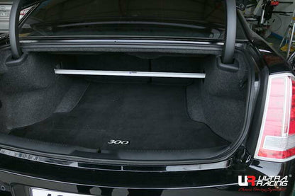 ULTRA RACING リアタワーバー CHRYSLER 300C  2005/02〜2011/09 RE2-3023