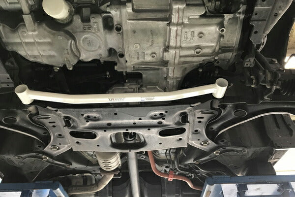 ULTRA RACING フロントメンバーブレース ホンダ グレイス GM5/GM6 2014/12〜 LA2-2774