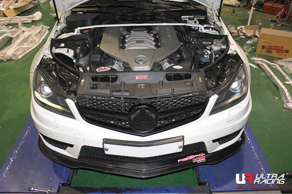 ULTRA RACING フロントタワーバー MERCEDES BENZ Cクラス W204 204077 2007/06〜2015/04 TW2-1820