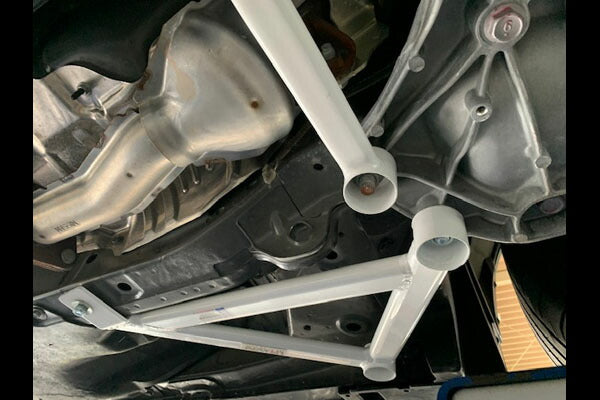 ULTRA RACING フロントメンバーサイドブレース ニッサン スカイライン RV37 2014/02〜 LS6-1446P