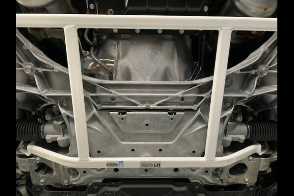 ULTRA RACING フロントメンバーブレース ニッサン スカイライン RV37 2014/02〜 LA4-1445