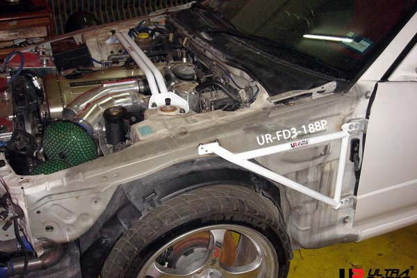 ULTRA RACING フロントタワーバー ニッサン スカイラインGT-R BNR34 1998/05〜2002/08 TW2-187
