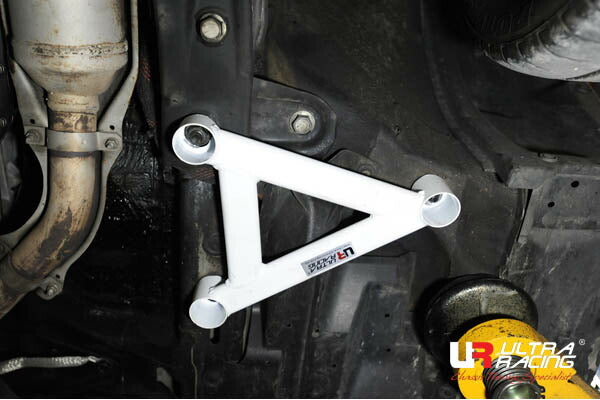 ULTRA RACING フロントメンバーサイドブレース スバル レガシィB4 BM9 2009/05〜2014/10 LS6-1316P