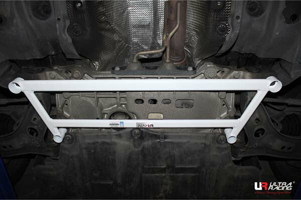 ULTRA RACING フロントメンバーブレース VOLKSWAGEN パサートCC 3CBWSC 2008/11〜2012/07 LA4-3248