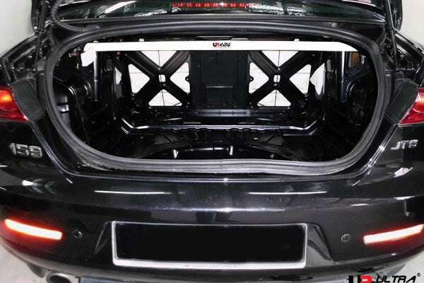 ULTRA RACING リアタワーバー ALFA ROMEO 159 93922 2006/02〜2011/07 RE2-1605