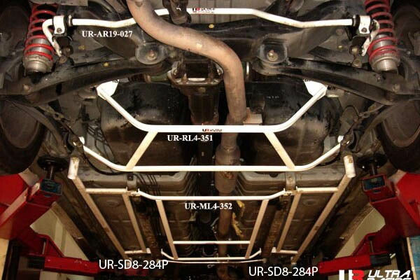 ULTRA RACING ミドルメンバーブレース ミツビシ エアトレック TA-CU2W 2001/06〜2005/10 ML4-352