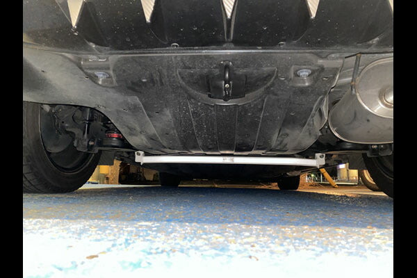 ULTRA RACING リアメンバーブレース ホンダ ヴェゼル RU1/RU3 2013/12〜2019/11 RL2-3160