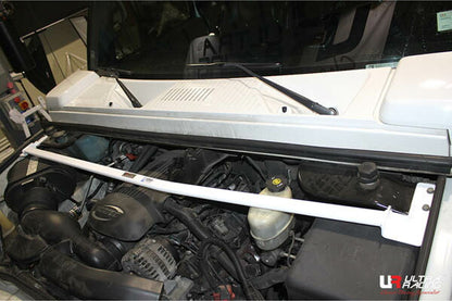 ULTRA RACING フロントタワーバー HUMMER H2  2003/02〜2010/02 TW2-2073