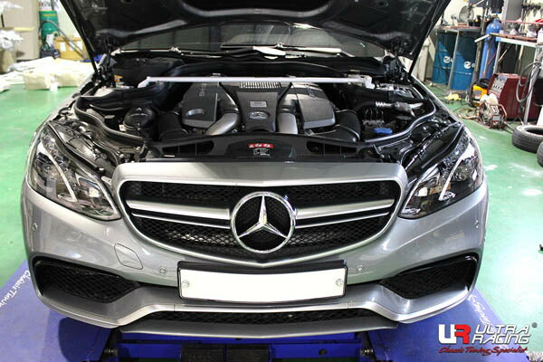 ULTRA RACING フロントタワーバー MERCEDES BENZ Eクラス W212 212076 2009/05〜2018/01 TW2-3780