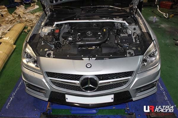 ULTRA RACING フロントタワーバー MERCEDES BENZ SLKクラス R172 172448 2011/07〜2016/06 TW2-3019