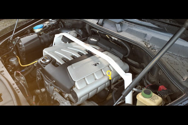 ULTRA RACING フロントタワーバー VOLKSWAGEN トゥアレグ 7LBMVA 2003/09〜2011/02 TW2-2491