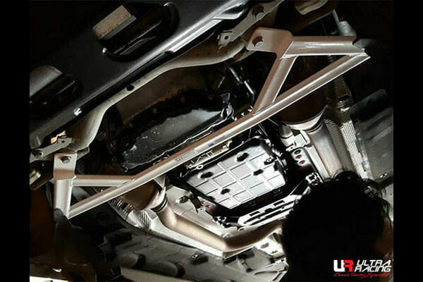 ULTRA RACING フロントメンバーブレース MERCEDES BENZ CLSクラス W218 218374/218375 2013/05〜 LA4-1836