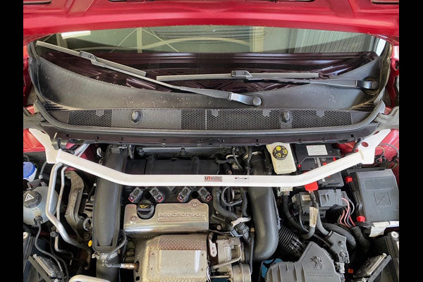 ULTRA RACING フロントタワーバー PEUGEOT 308 T95G05 2017/02〜 TW2-4172