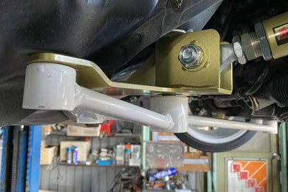ULTRA RACING フロントメンバーブレース トヨタ チェイサー JZX100 1996/09〜2001/10 LA8-1241