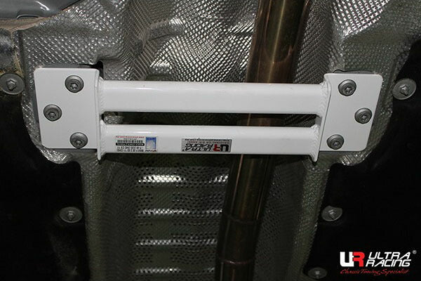 ULTRA RACING ミドルメンバーブレース BMW 3シリーズ F30 8A20 2012/01〜 ML2-2544