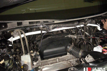 ULTRA RACING フロントタワーバー トヨタ アルファード ANH10W/ANH15W/MNH10W/MNH15W 2002/05〜2008/05 TW2-461