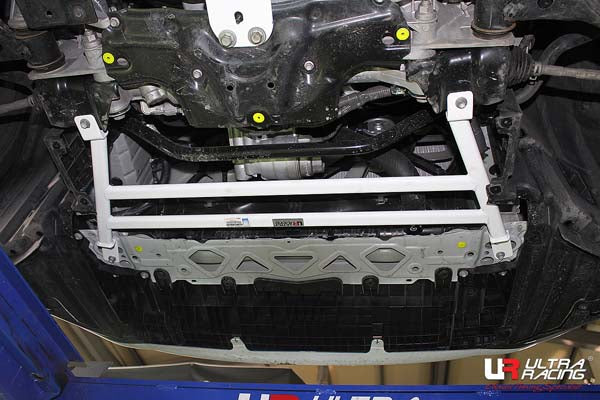 ULTRA RACING フロントメンバーブレース レクサス IS200t ASE30 2013/05〜 LA4-2940