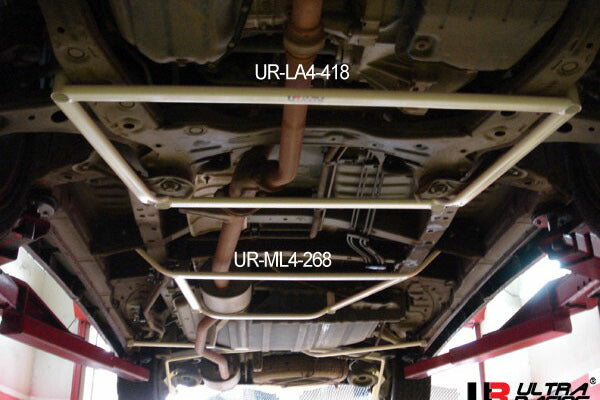 ULTRA RACING フロントメンバーブレース トヨタ エスティマ ACR30W/MCR30W 2000/01〜2006/01 LA4-418