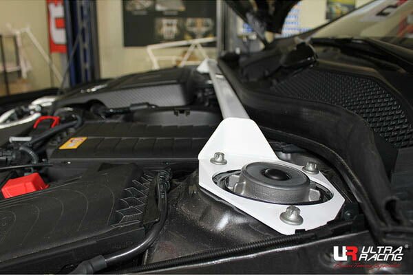 ULTRA RACING フロントタワーバー MERCEDES BENZ GLAクラス X156 156952 2014/05〜 TW2-2989